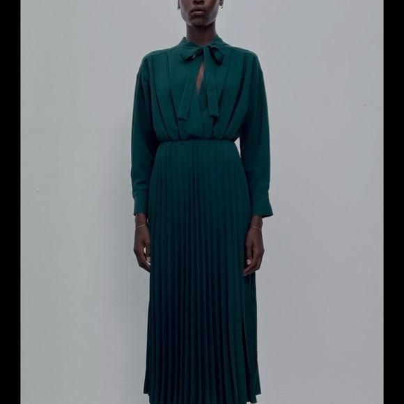 ZARA NWT Green Pleated Dress - Picture 1 of 4